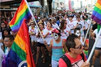 Меры Covid-19 дали полиции право на дискриминацию трансгендерных людей
