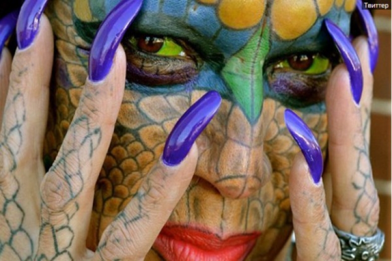 Транссексуалка отрезала себе уши, чтобы стать драконом